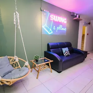Swing & Pillows - Penang Road, Penang , George Town Maleisië